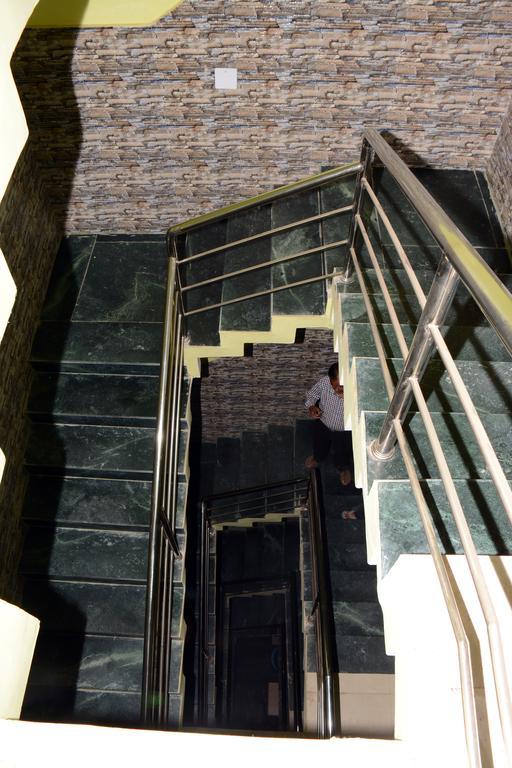 Hotel Nirmal Inn Bhubaneswar Buitenkant foto