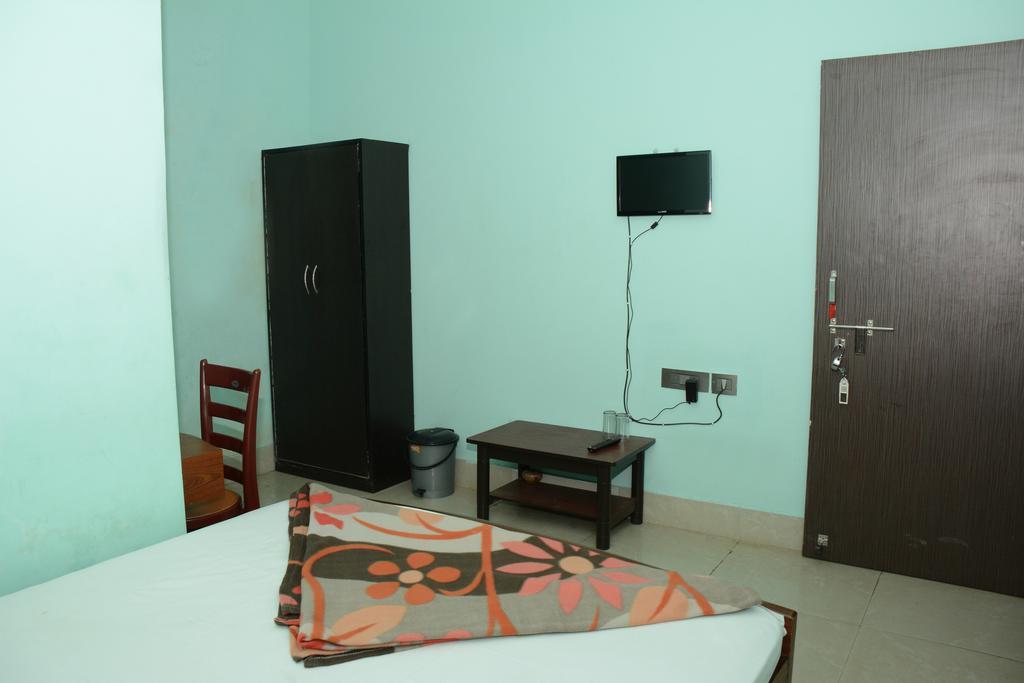 Hotel Nirmal Inn Bhubaneswar Kamer foto
