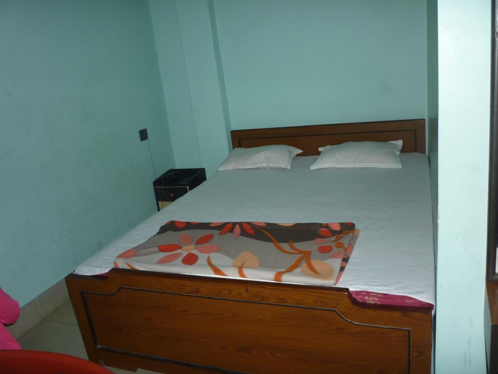 Hotel Nirmal Inn Bhubaneswar Kamer foto